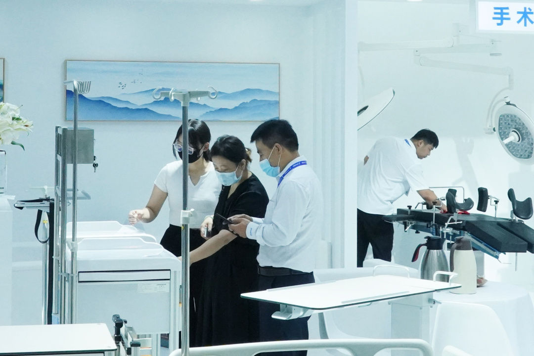 亚星假网一比一医疗,小护士医疗设备